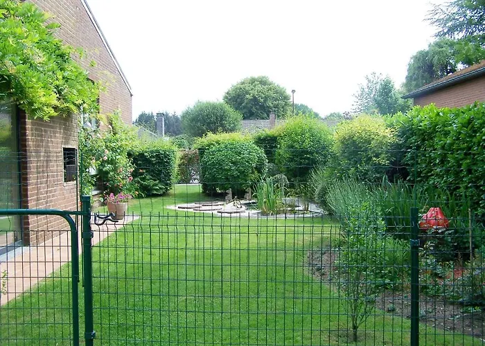 Les Chambourlettes Bed & Breakfast 4*